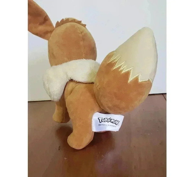 Evee Pokemon 9in x 8in plushy - Picture 2 of 5